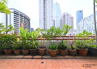 La Maison Ruamrudee Condominium BTS PHLOEN CHIT 3 Bed 2 Bath  C2408210208