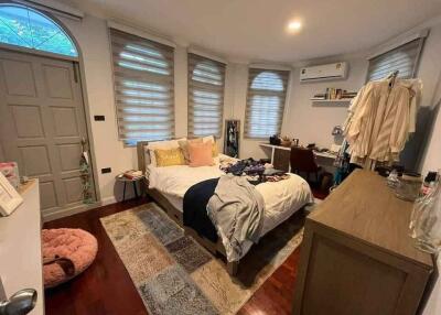 Cozy Bedroom with Bed and Desk