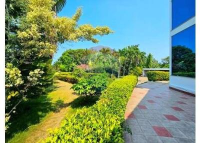 Special Designed Villa with Great Landscapes in Cha-Am For Sale