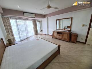 City View 3 Bed 3 Bath Condo in Jomtien CS8301