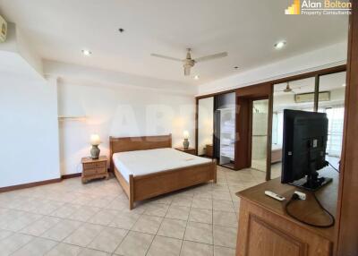 City View 3 Bed 3 Bath Condo in Jomtien CS8301