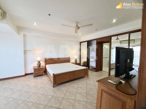 City View 3 Bed 3 Bath Condo in Jomtien CS8301