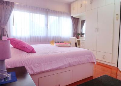 2 bedroom Condo in Jomtien Yacht Club Na Jomtien