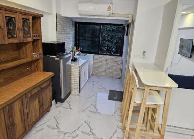 Studio Room To Rent Near New American Consulate