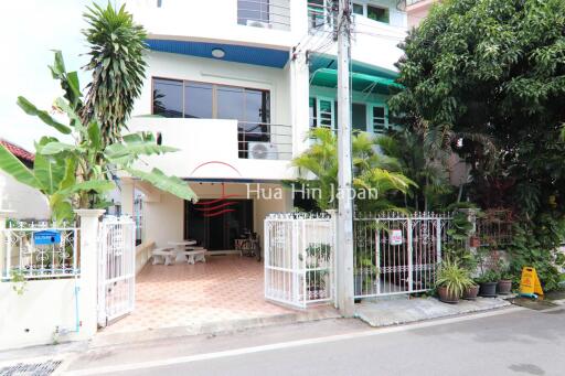 Seaview townhouse close to city center Hua Hin for sale