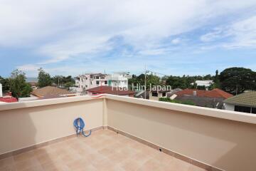 Seaview townhouse close to city center Hua Hin for sale