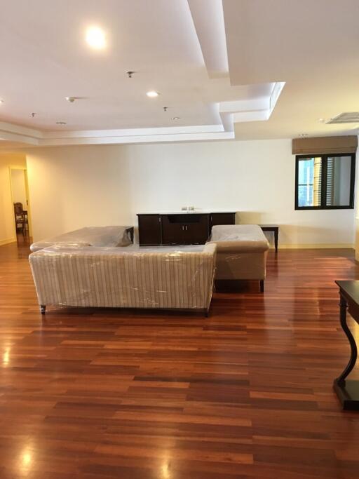 3 bedroom apartment for rent at Shanti Sadan