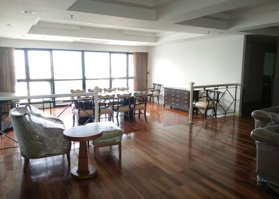 3 bedroom apartment for rent at Shanti Sadan