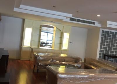 3 bedroom apartment for rent at Shanti Sadan