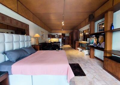 Large Studio For rent at Jomtien Complex