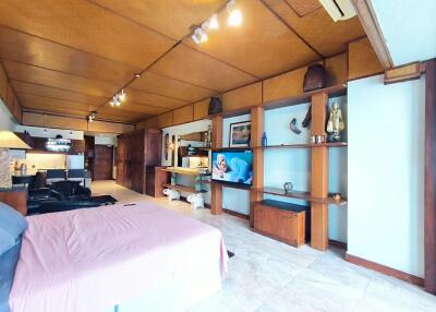 Large Studio For rent at Jomtien Complex