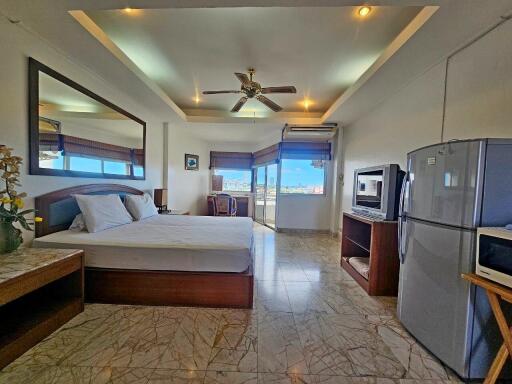 Sea View Condo For Sale at Sompong Condo