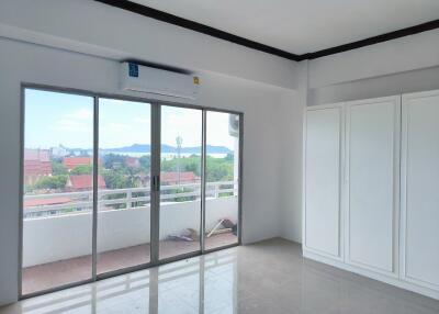 Sea View Condo For Sale at Sompong Condo