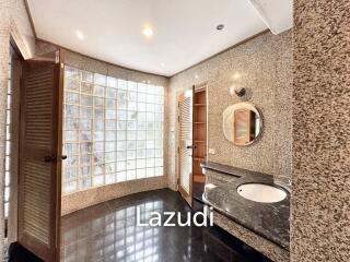 6 Bed 6 Bath 500 SQ.M Townhouse in Thonglor