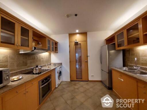 2-BR Apt. near MRT Lumphini