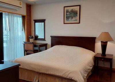 2-BR Apt. near MRT Lumphini