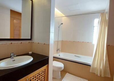 2-BR Apt. near MRT Lumphini