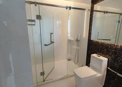 2-BR Condo at The Room Sukhumvit 69 near BTS Phra Khanong