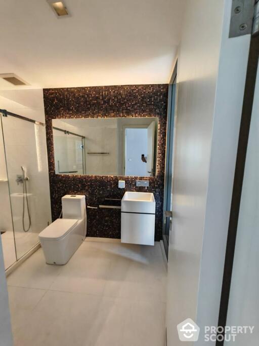 2-BR Condo at The Room Sukhumvit 69 near BTS Phra Khanong