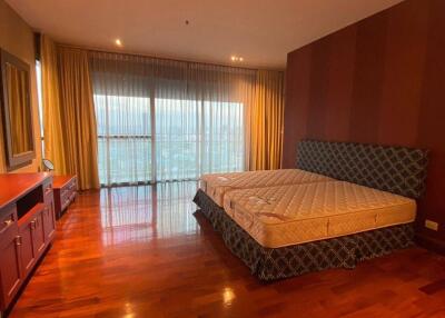 4-BR Condo at The Madison near BTS Phrom Phong