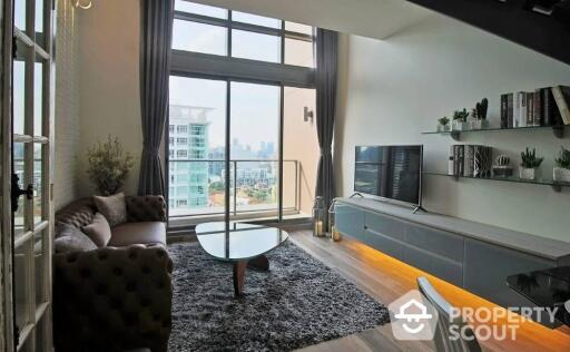 1-BR Condo at The Lofts Ekkamai near BTS Ekkamai