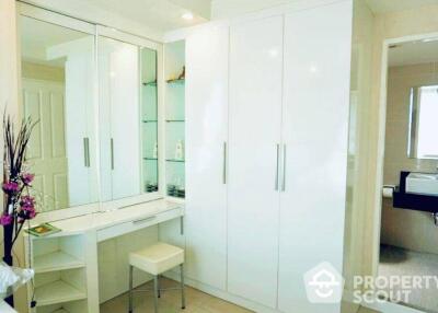 2-BR Condo at Zenith Place @ Sukhumvit Condominium near BTS Phra Khanong