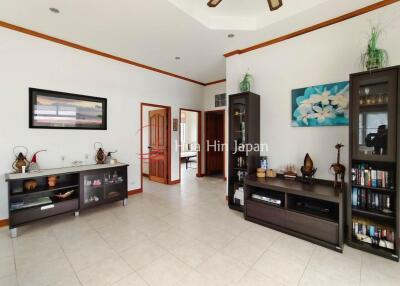 Town Centre Property!  3 Bedroom House within Walking Distance to Bluport Shopping Mall and The Beach for Sale, in Hua Hin