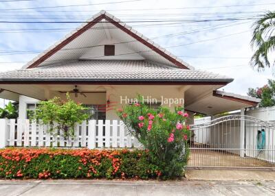 Town Centre Property!  3 Bedroom House within Walking Distance to Bluport Shopping Mall and The Beach for Sale, in Hua Hin