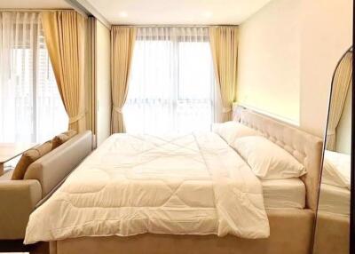 Studio bed Condo in Ideo Q Siam - Ratchathewi Thanonphayathai Sub District C021033