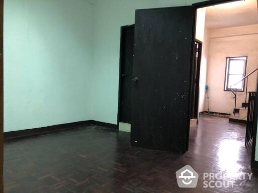 Commercial for Rent in Khlong Tan Nuea