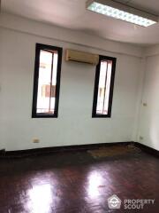 Commercial for Rent in Khlong Tan Nuea