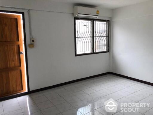 Commercial for Rent in Khlong Tan Nuea