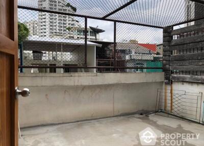 Commercial for Rent in Khlong Tan Nuea