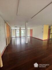 Commercial for Rent in Khlong Tan Nuea