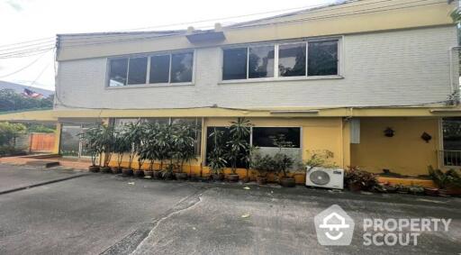 Commercial for Rent in Khlong Tan Nuea