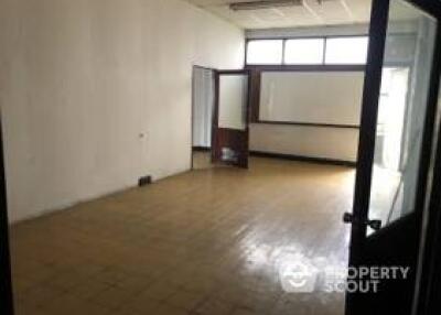 Commercial for Rent in Khlong Tan Nuea