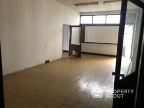 Commercial for Rent in Khlong Tan Nuea