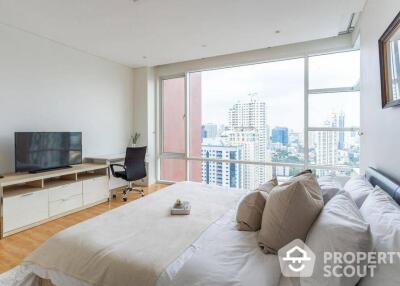 2-BR Condo at Fullerton Sukhumvit near BTS Ekkamai