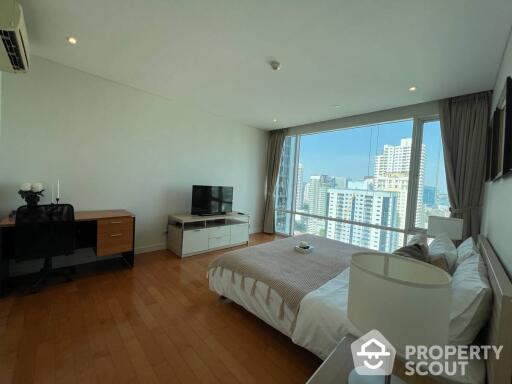 2-BR Condo at Fullerton Sukhumvit near BTS Ekkamai