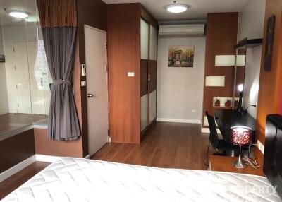 1-BR Condo at Condo One X Sukhumvit 26 near BTS Phrom Phong