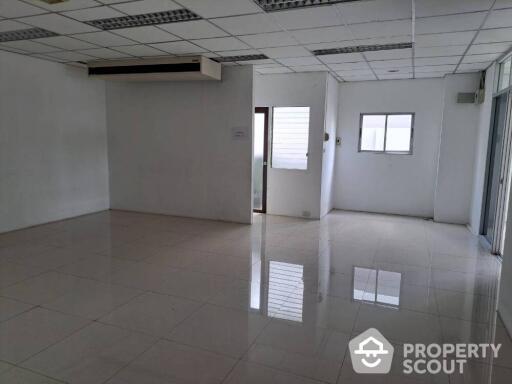 Commercial for Rent in Khlong Tan Nuea