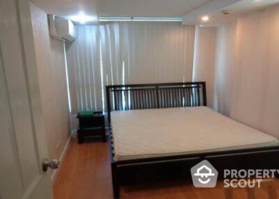 2-BR Condo at Zenith Place @ Sukhumvit Condominium near BTS Phra Khanong