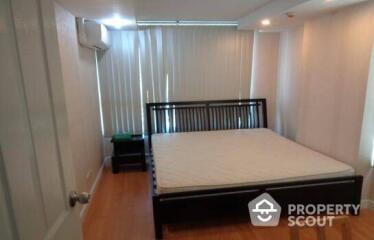 2-BR Condo at Zenith Place @ Sukhumvit Condominium near BTS Phra Khanong