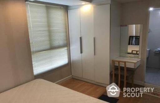 2-BR Condo at Zenith Place @ Sukhumvit Condominium near BTS Phra Khanong