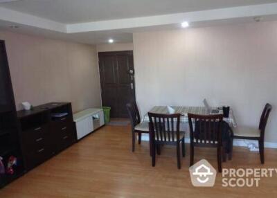 2-BR Condo at Zenith Place @ Sukhumvit Condominium near BTS Phra Khanong