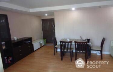 2-BR Condo at Zenith Place @ Sukhumvit Condominium near BTS Phra Khanong