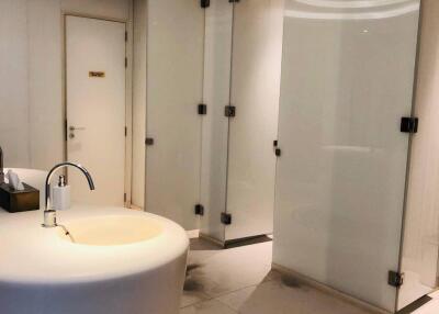 1-BR Condo at The Room Sukhumvit 69 near BTS Phra Khanong