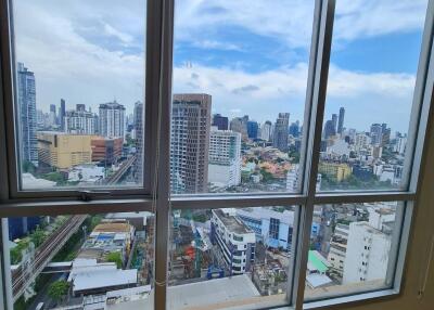 1-BR Condo at Life @ Sukhumvit 65 near BTS Phra Khanong