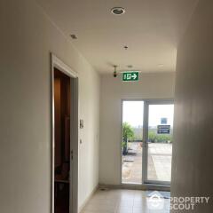 1-BR Condo at Hive Sathorn near BTS Krung Thon Buri