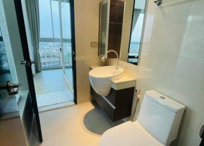 1-BR Condo at Sky Walk Residences near BTS Phra Khanong